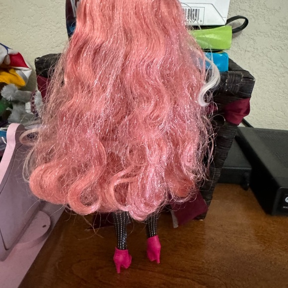 MGA LOL Surprise Big Wig Doll - Picture 2 of 2